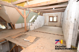 Przestronny dom w Ochli z opcją dla dwóch rodzin